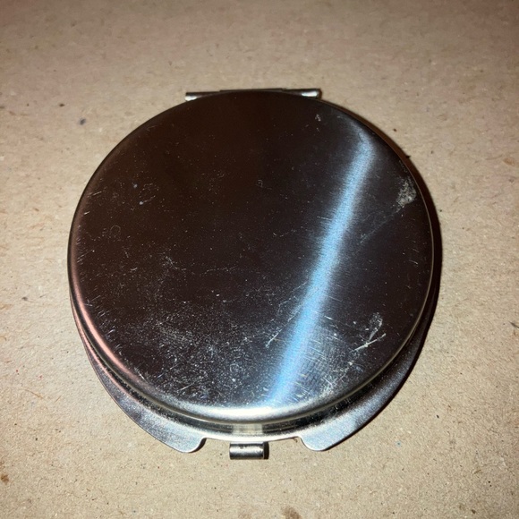 Compact Mirror ~ Beautiful Inside and Out - Picture 6 of 7